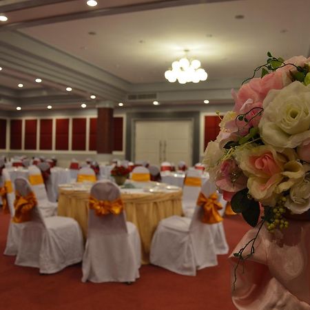 Raya Grand Hotel Nakhonratchasima Exteriör bild