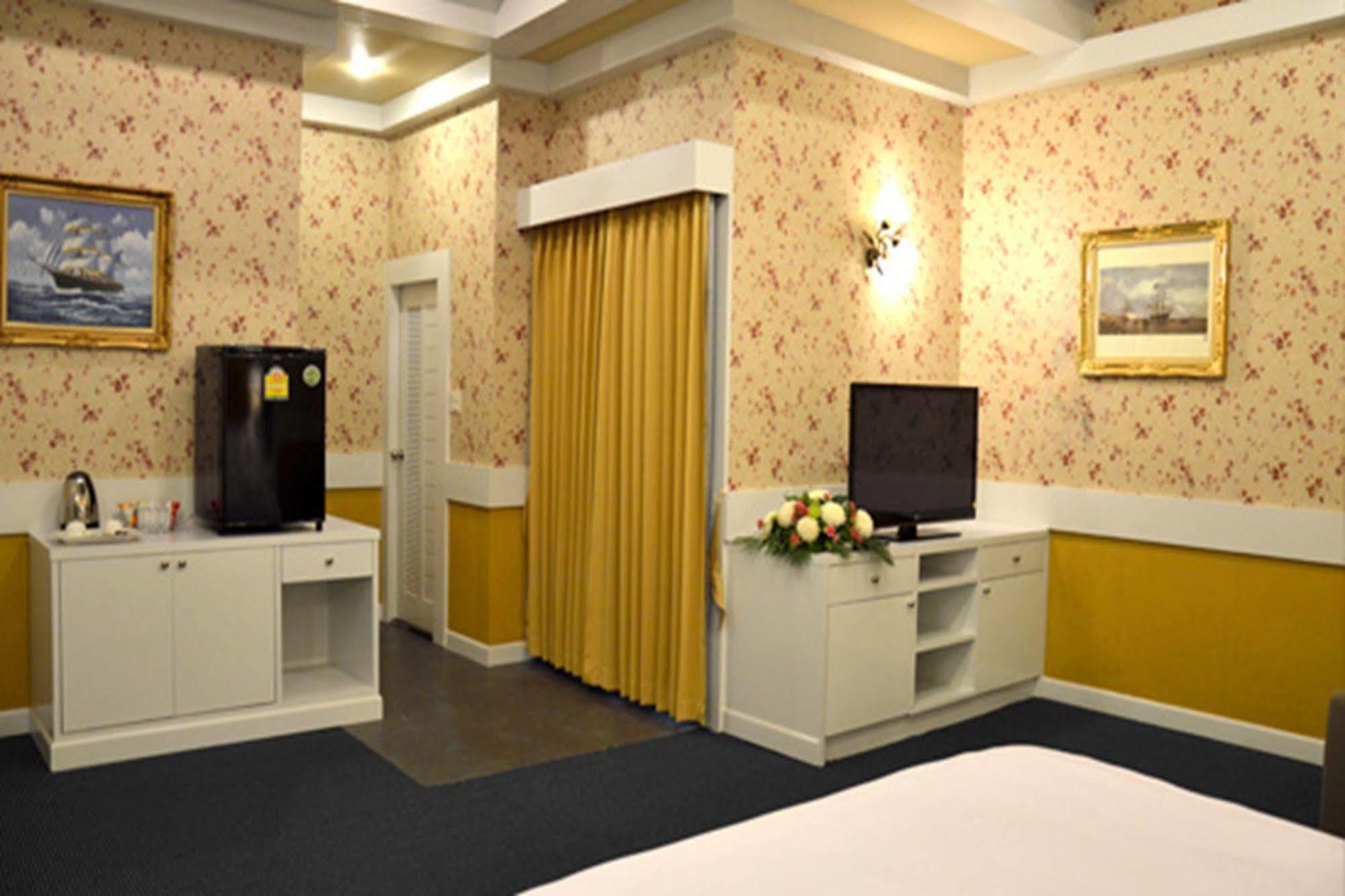 Raya Grand Hotel Nakhonratchasima Exteriör bild
