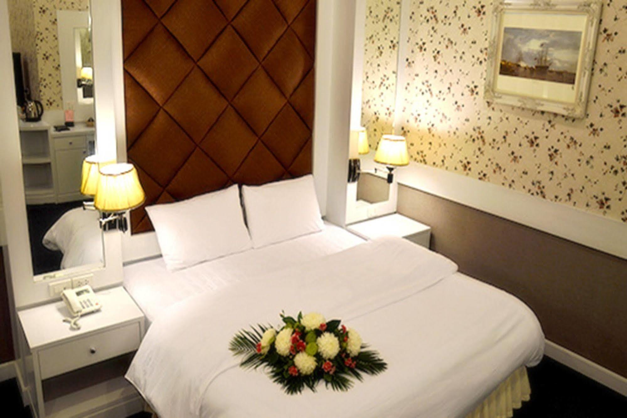 Raya Grand Hotel Nakhonratchasima Exteriör bild
