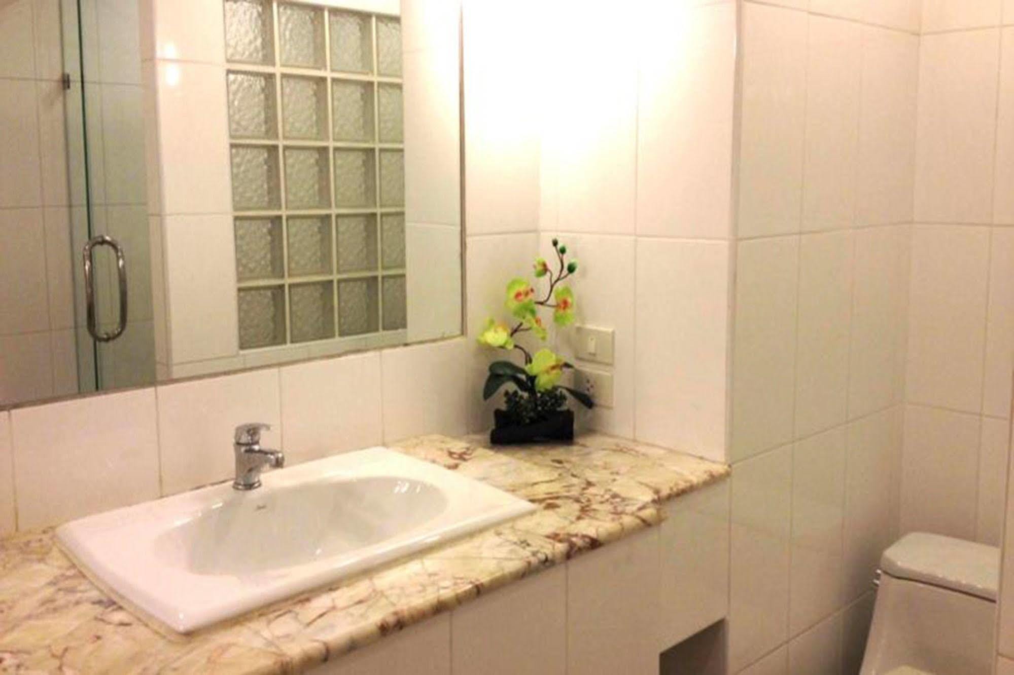 Raya Grand Hotel Nakhonratchasima Exteriör bild