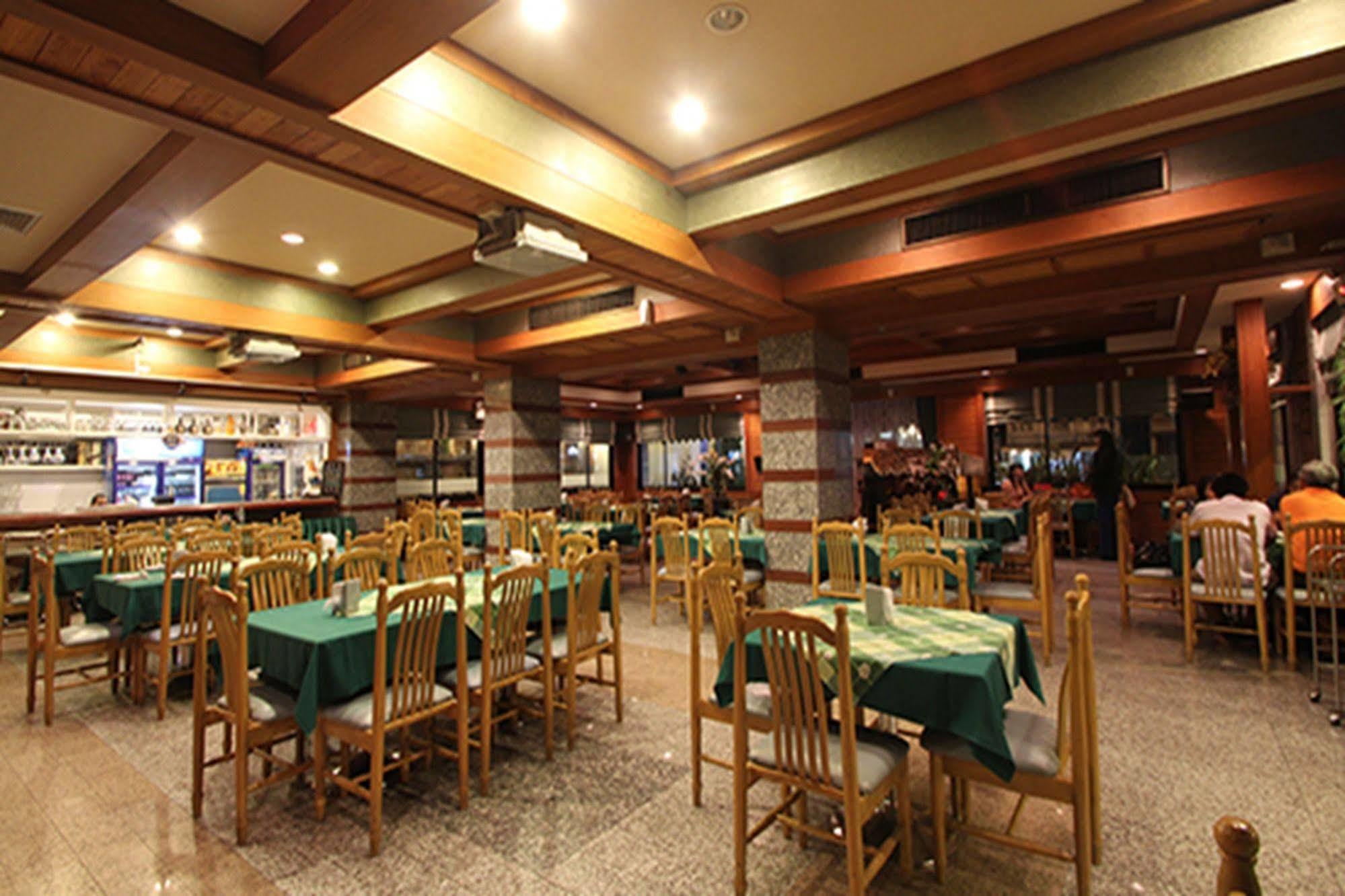 Raya Grand Hotel Nakhonratchasima Exteriör bild