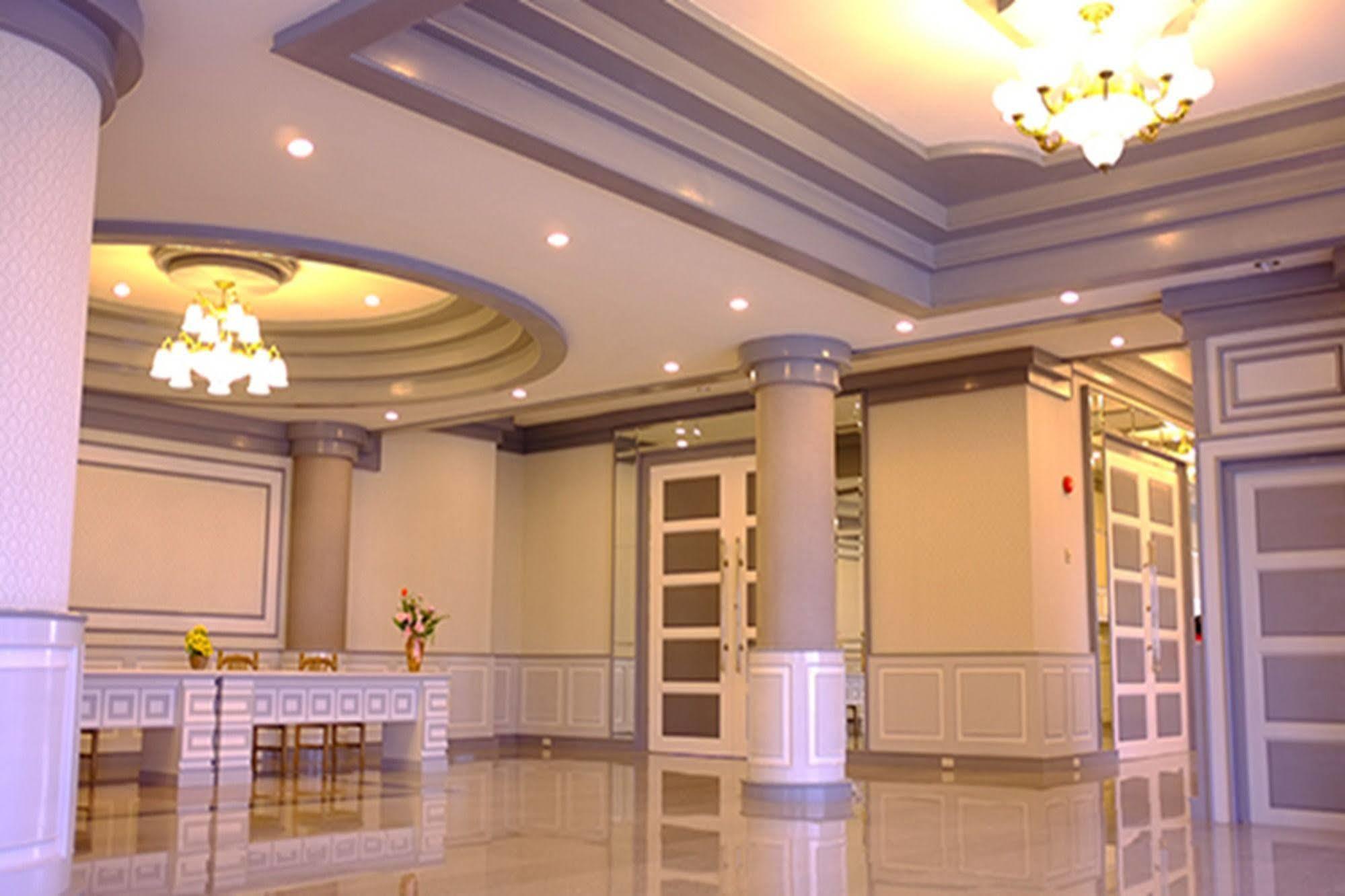 Raya Grand Hotel Nakhonratchasima Exteriör bild