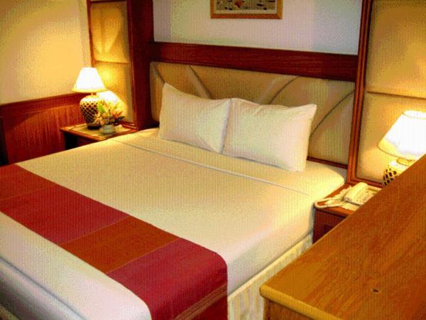 Raya Grand Hotel Nakhonratchasima Rum bild